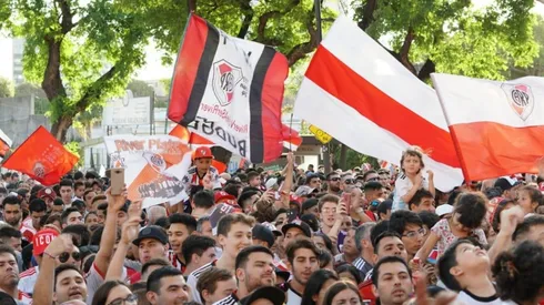 Luego de la derrota ante Flamengo, miles de fanáticos del Más Grande se autoconvocaron