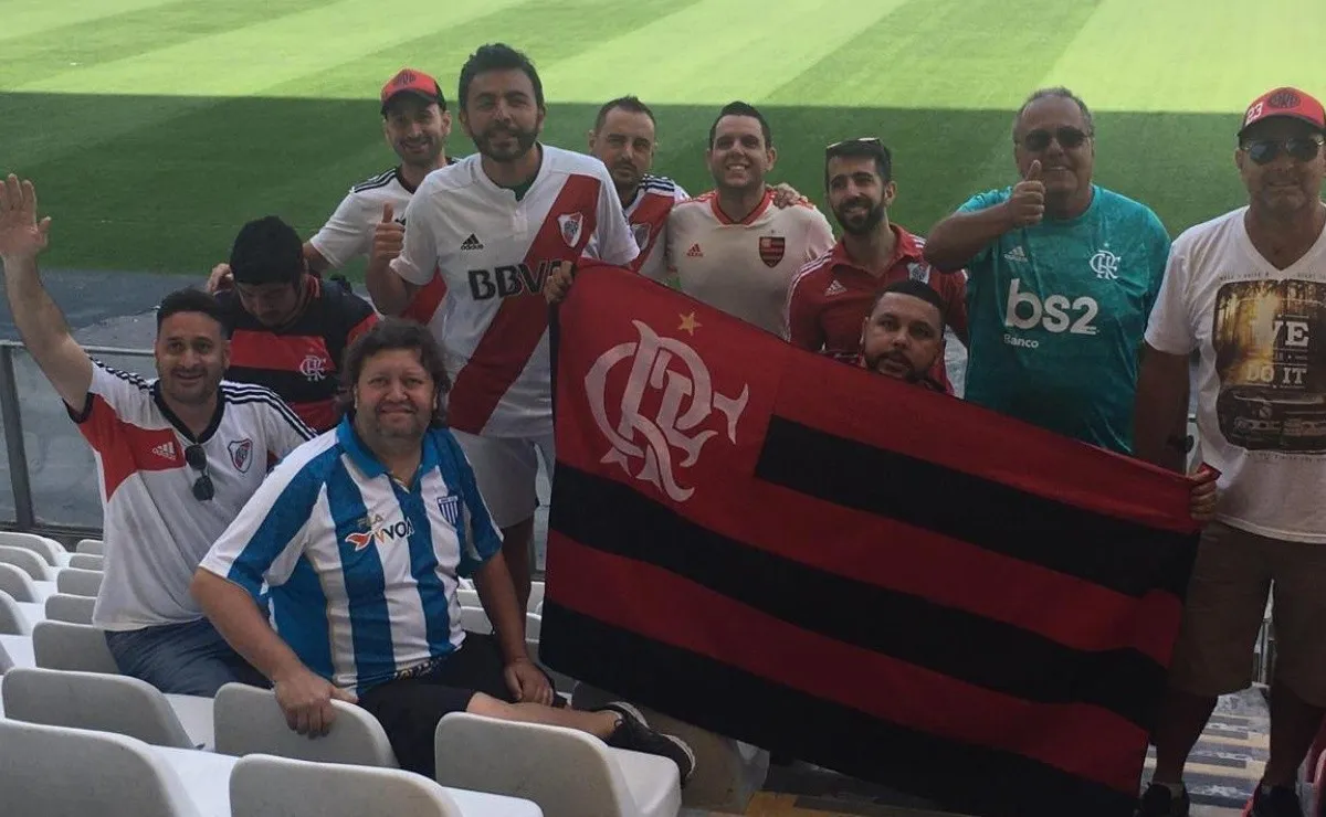 Hinchas de River y Flamengo, juntos.