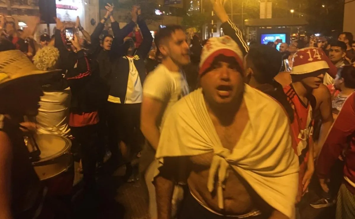 La noche de la capital de Perú fue muy especial en las calles.
