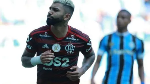 Gabriel Barbosa celebra su gol ante Gremio.