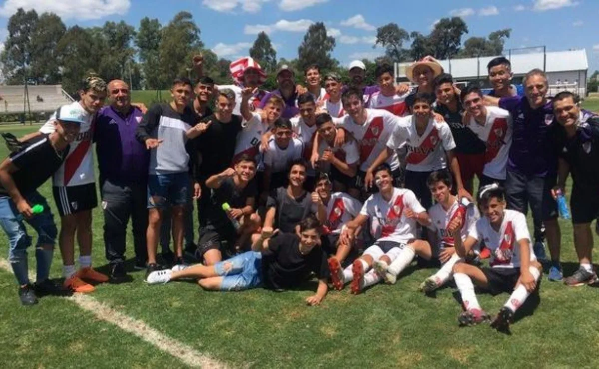 River gritó campeón en siete de las diez categorías de Inferiores.