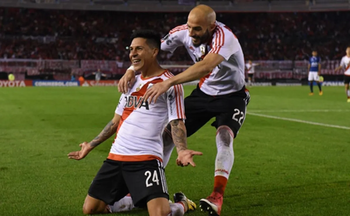 Enzo Pérez y Javier Pinola, dos jugadores claves en River.
