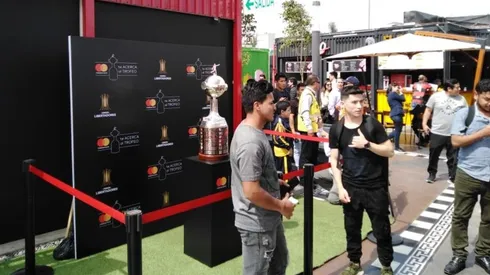 El trofeo fue presentado en un evento desarrollado en el barrio Santiago de Surco.