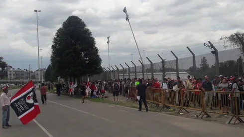 Largas filas en los alrededores del estadio Mario Alberto Kempes.