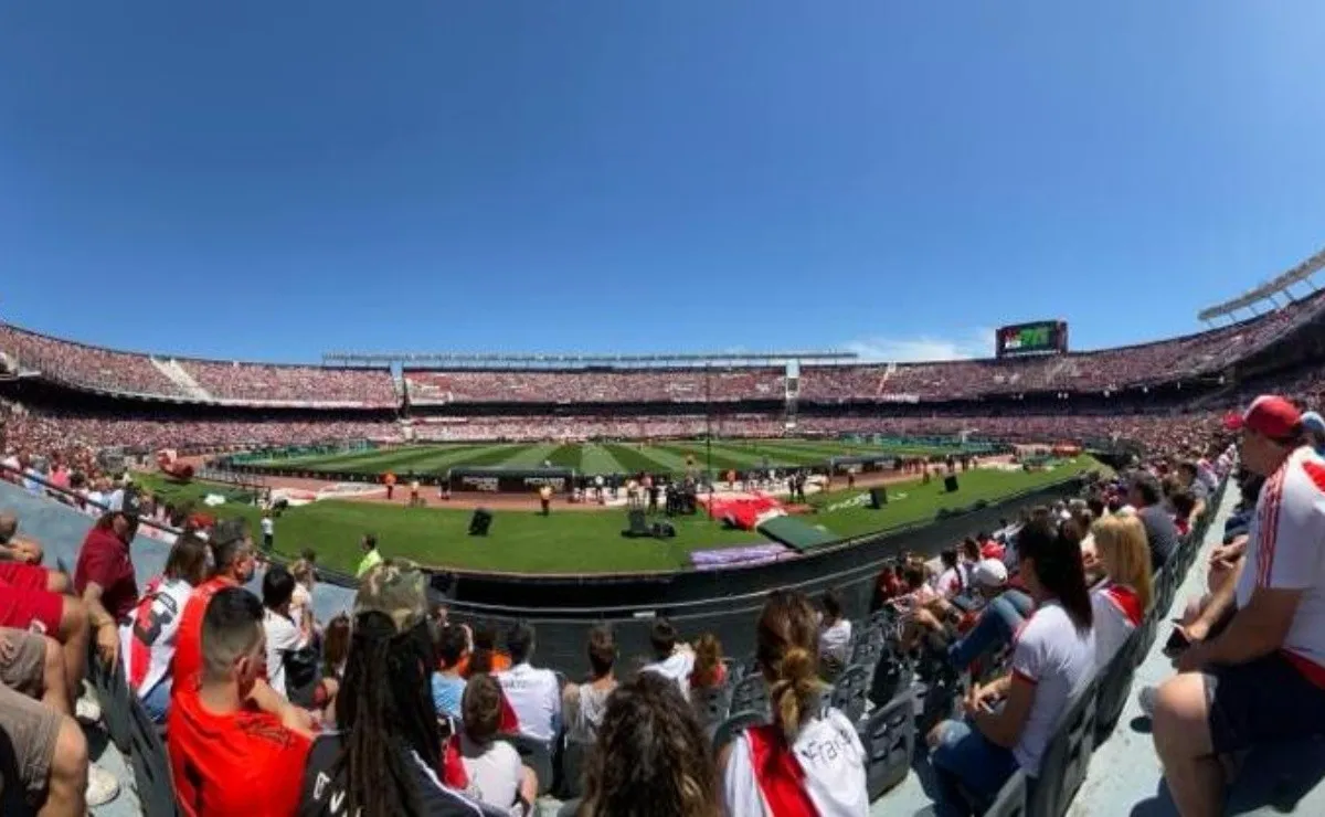 La gente copó el Monumental y despidió al equipo de gran manera pese a la derrota