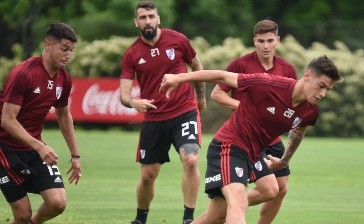 Los jugadores de River durante la práctica de esta mañana.