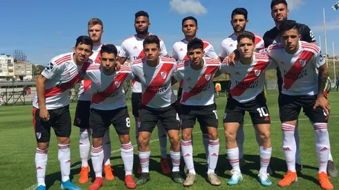 El Millonario se impuso 2-0 sobre el Tiburón y se acercó a la punta del torneo.