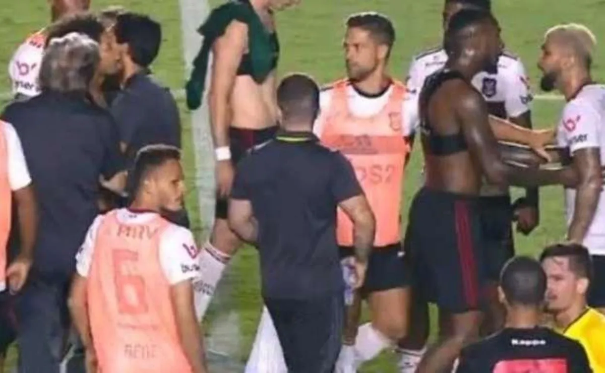 Mirá el tenso momento que se vivió con el rival de River