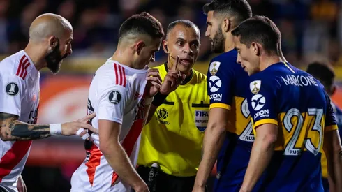 ¿La infracción tras el centro de Casco? ¿El agarrón a Paulo Díaz en el 1-0? Brillaron por su ausencia.