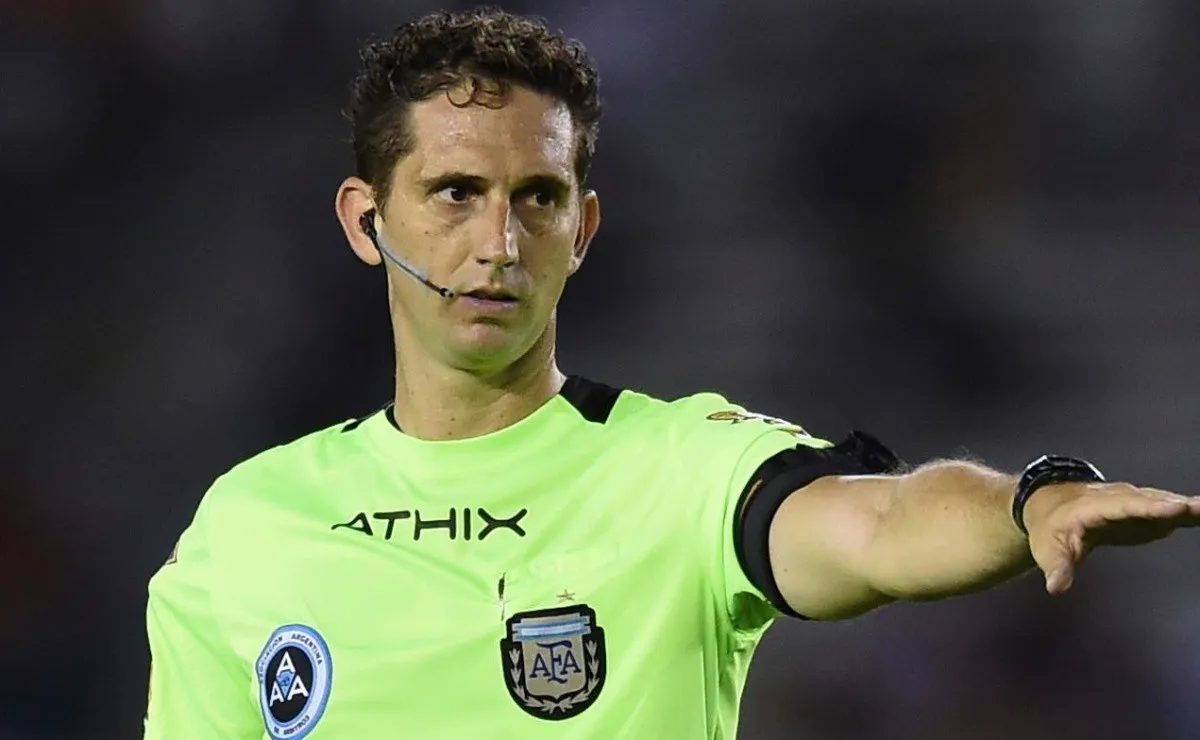 Nicolás Lamolina dirigió dos veces a River en el estadio Monumental: un triunfo y una caída. (FOTO: Getty)