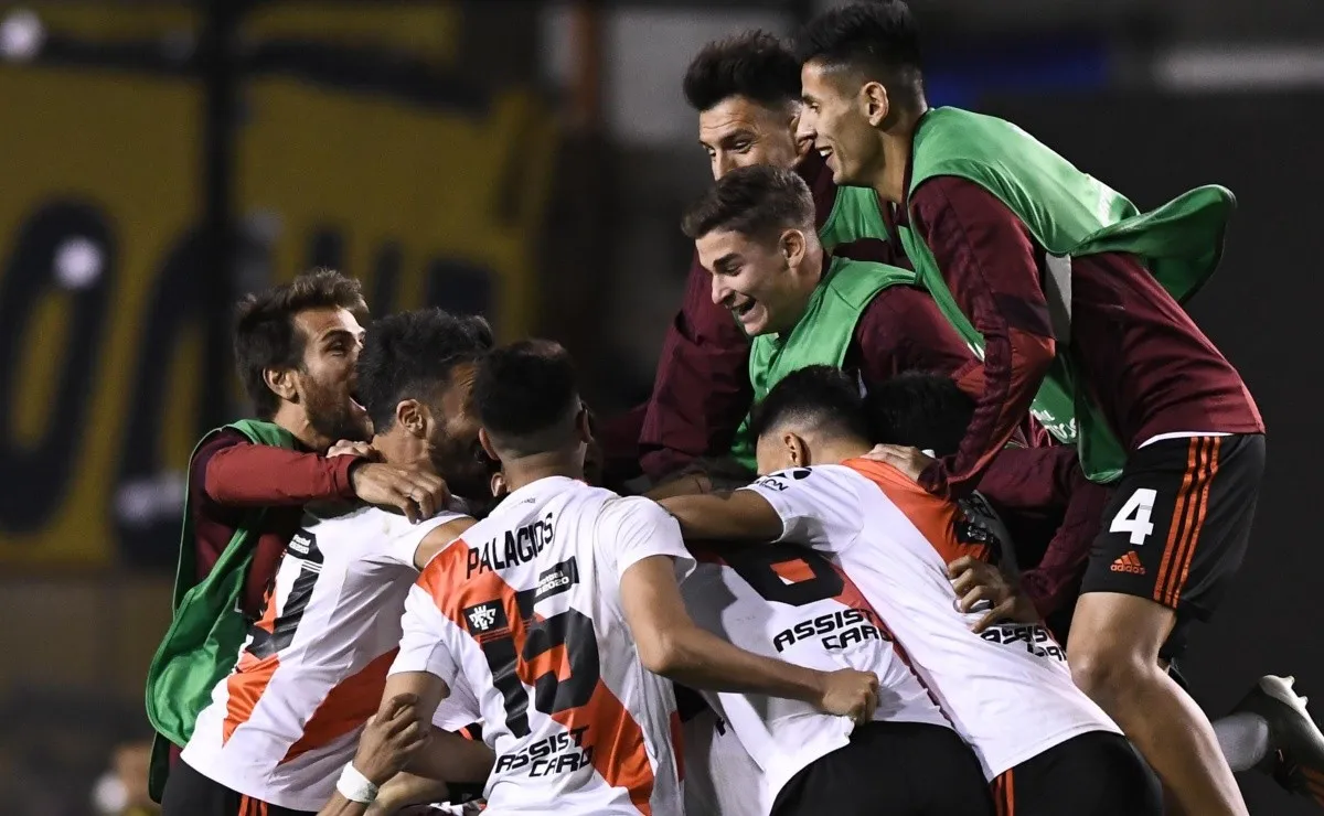 El plantel celebró incansablemente en la Bombonera