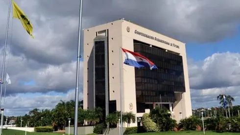 El presidente de la Conmebol, Alejandro Domínguez, no asistirá a la revancha entre River y Boca.