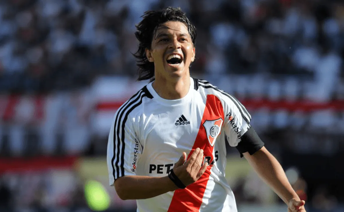 Ya había iniciado su tercera etapa como jugador de River en el Nuevo Gasómetro