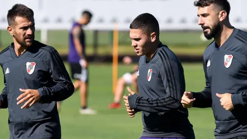 Ponzio, Juanfer y Pratto, tres de los que estarán en Ezeiza.