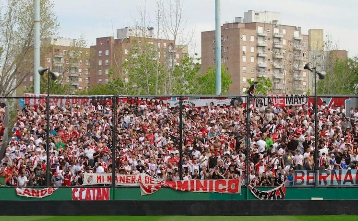 La última vez que los hinchas de River fueron a Sarandí ocurrió el 30 de septiembre de 2012. (FOTO: LPM)