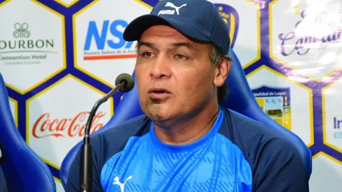 El ex defensor de River es ahora entrenador de Sportivo Luqueño.