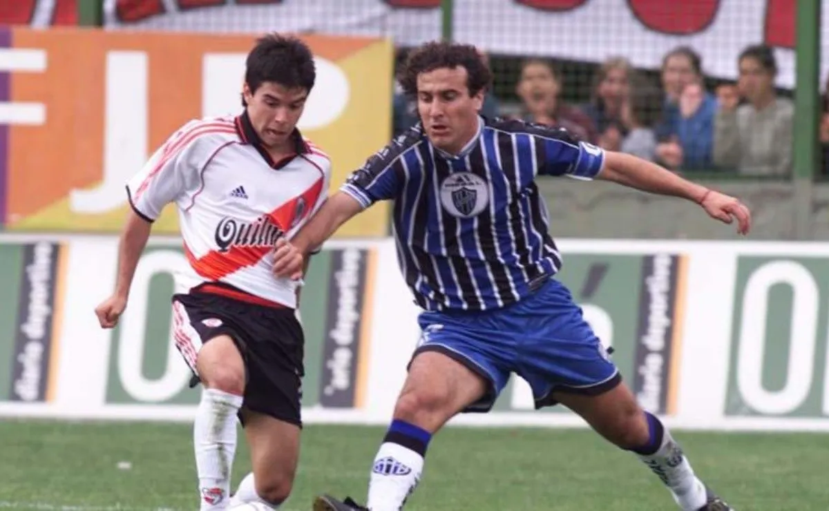 Javier Saviola hizo un golazo muy recordado en el 5-4 del 3 de diciembre de 2000, en cancha de Ferro. (FOTO: LPM)