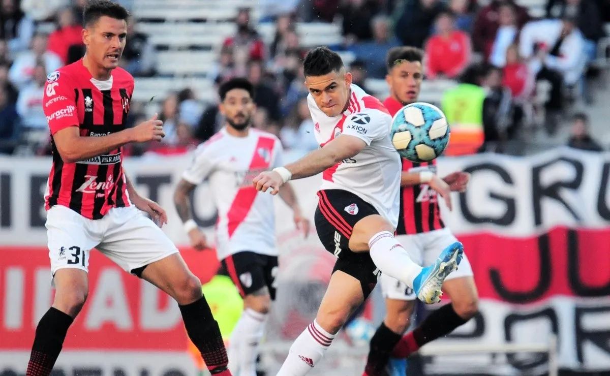 El colombiano marcó el doblete que hizo delirar a todos los presentes en Núñez.