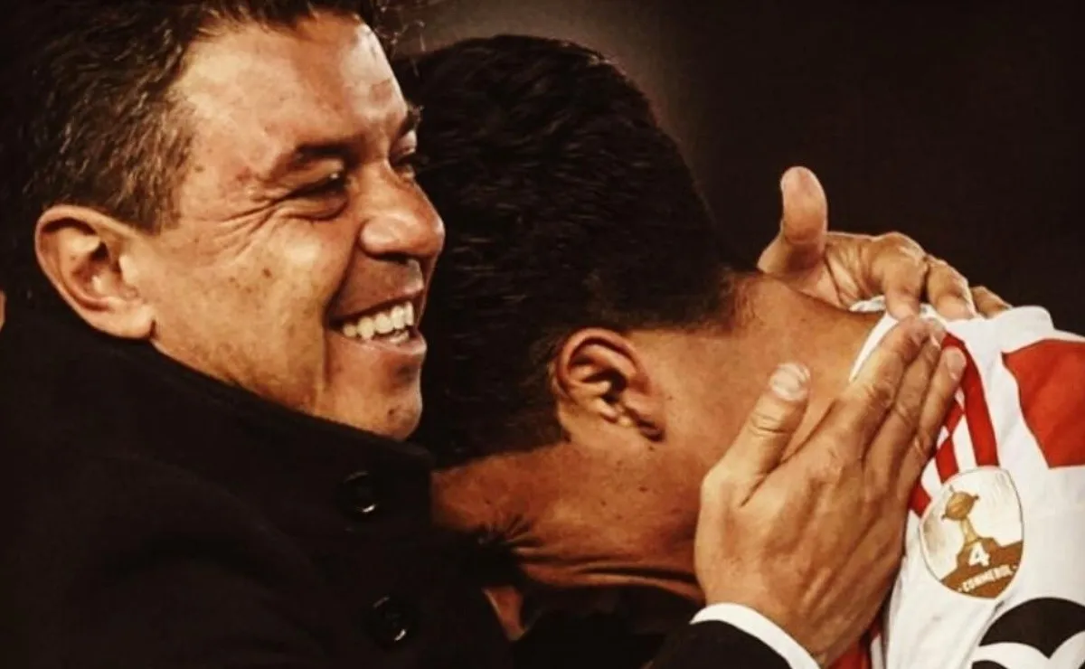 Ese abrazo de Marcelo Gallardo y Enzo Pérez resume la alegría y el orgullo que todos sentimos por este River