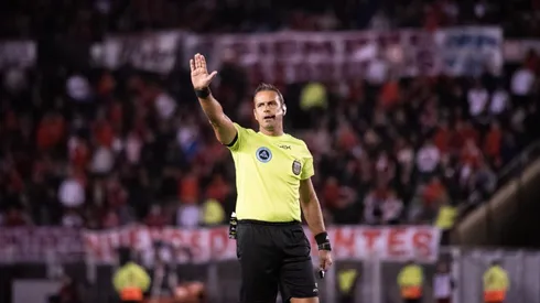 Ariel Penel fue designado para impartir justicia en el encuentro de La Banda.