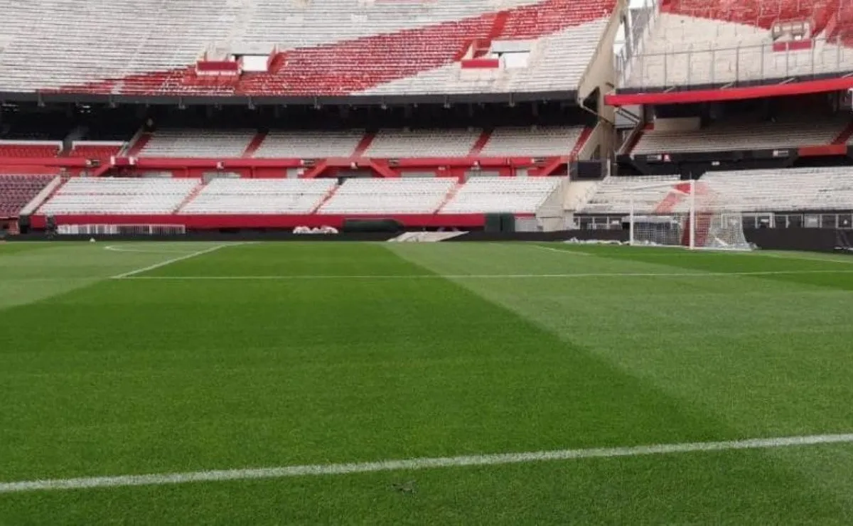 El estadio Monumental soportó de buena manera las inclemencias climáticas