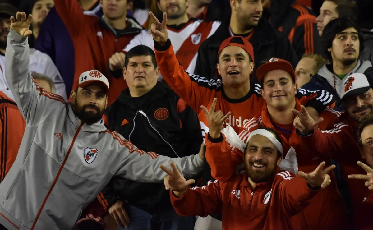 Los hinchas de River, siempre de fiesta.