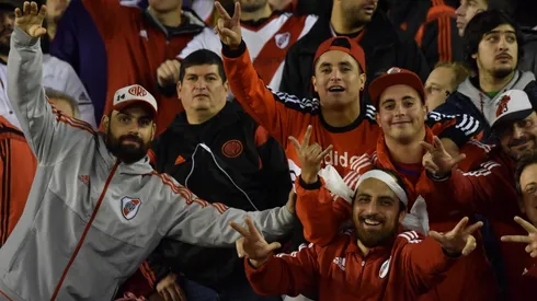 Los hinchas de River, siempre de fiesta.