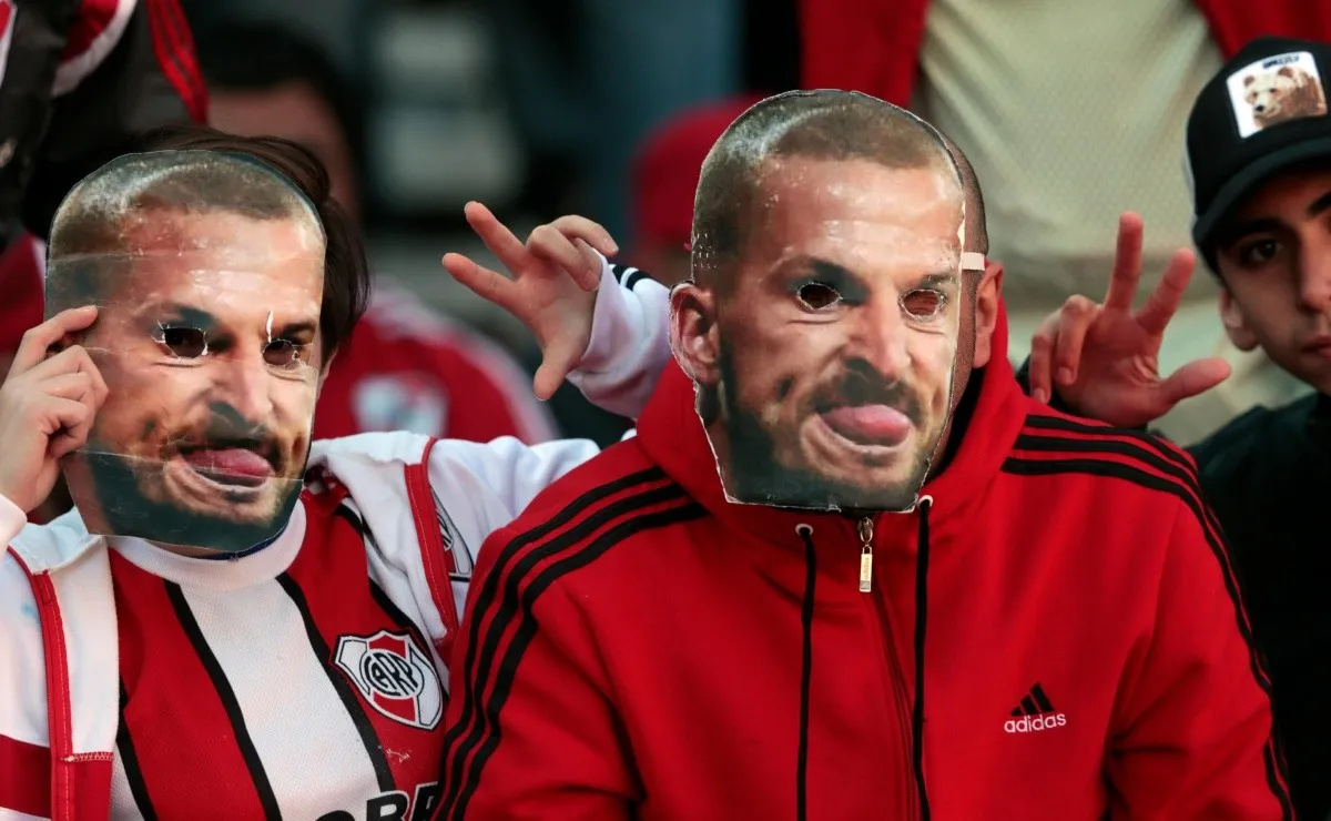 Los hinchas se preparan para el primer Superclásico copero.