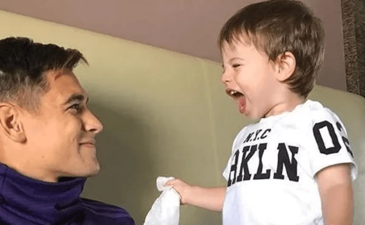 En las últimas horas, el defensor de River compartió una imagen junto a su hijo en las redes sociales.