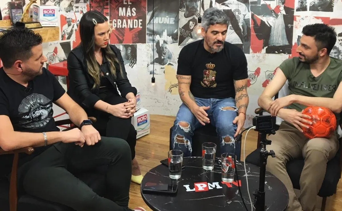 El ídolo de River y un ping pong de preguntas y respuestas con los hinchas.