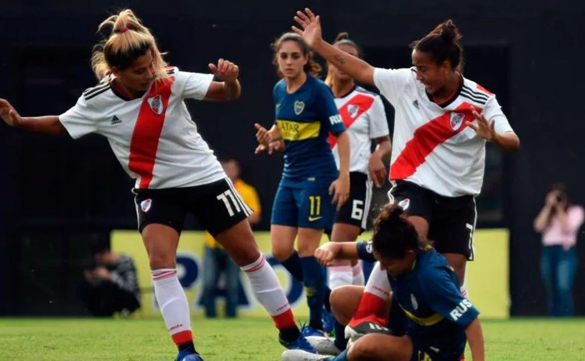 Hora y TV para el Superclásico del fútbol femenino