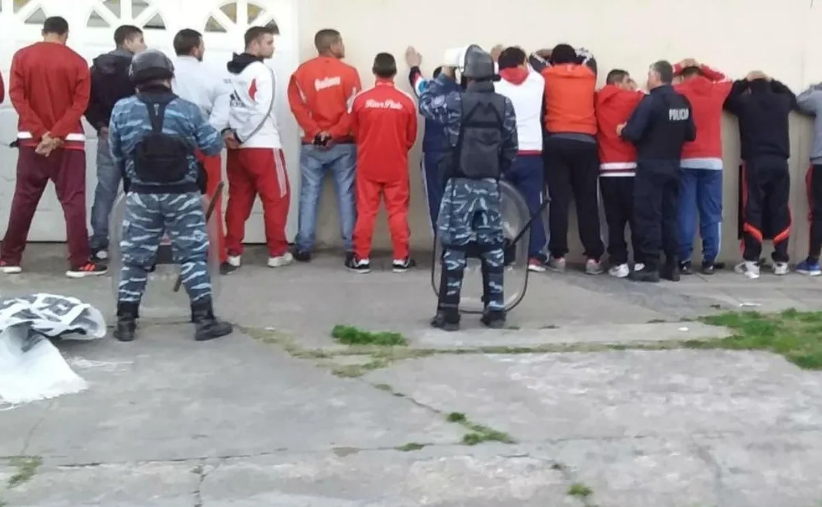 Nuevamente existen internas por el poder en torno a la barrabrava de River. (FOTO: Twitter de @beto_fumo)