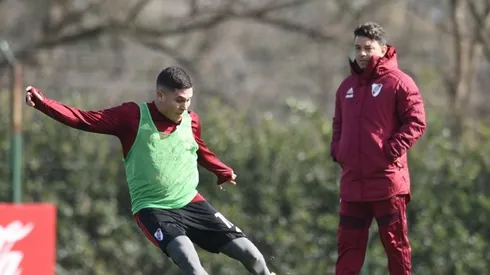 Juanfer trabaja para volver a las canchas bajo la atenta mirada de Gallardo.