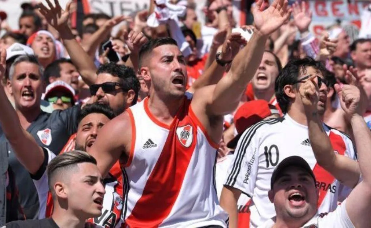 Esta es tu hinchada que te sigue a donde va.