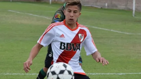 Giuliano Simeone jugando en las Divisiones Inferiores de River.