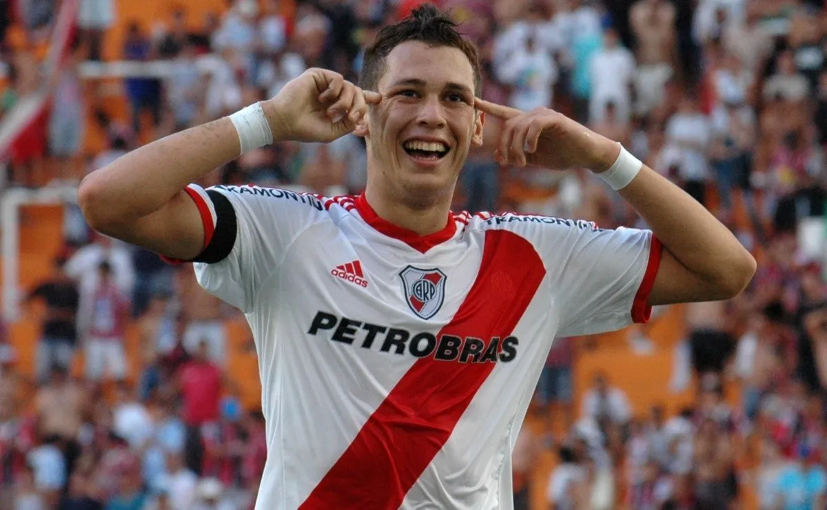 Ocampos vivió tres años en Marsella, y jugó en el mismo equipo que ahora está Benedetto
