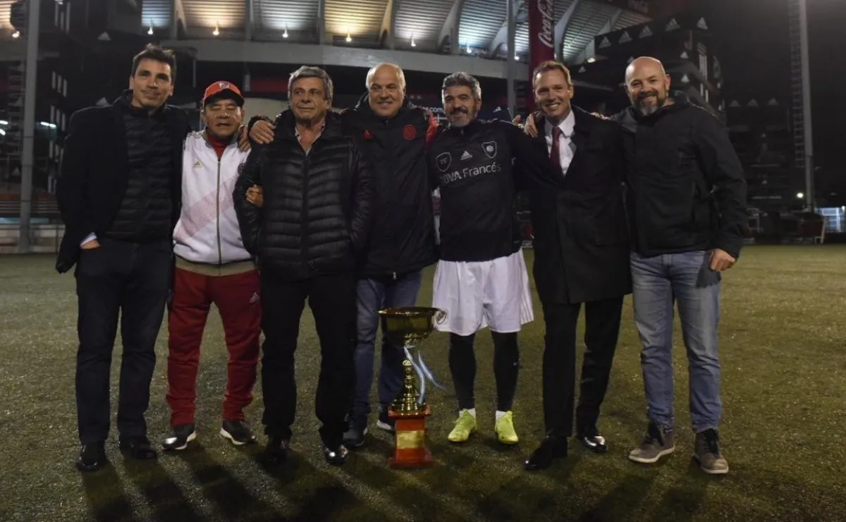 El equipo de las leyendas de River salió campeón del torneo Senior.