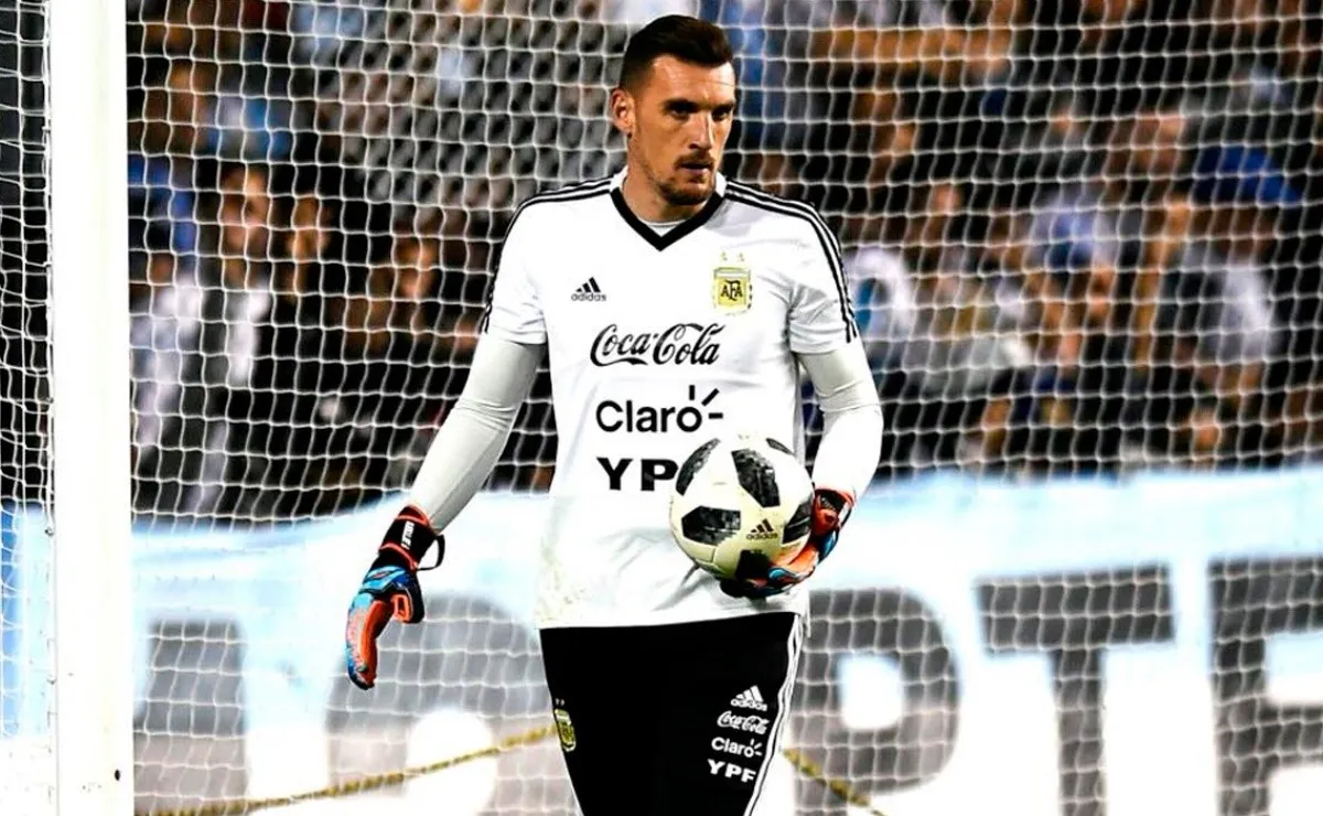 Franco entrenó diferenciado por una molestia en el aductor