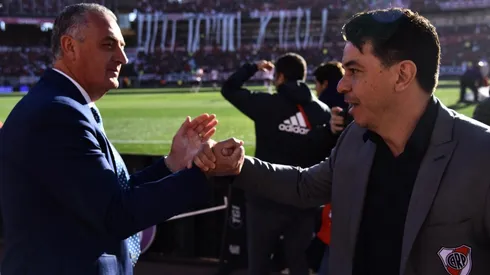 El entrenador del eterno rival explicó las razones por las cuales fue a defenderse al estadio Monumental.