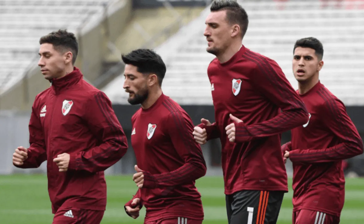 Esta mañana el plantel se entrenó en el Monumental y quedó concentrado.