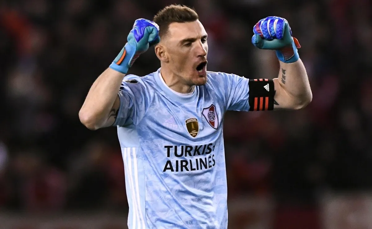 El arquero de River impidió que los de Russo estirasen la ventaja.