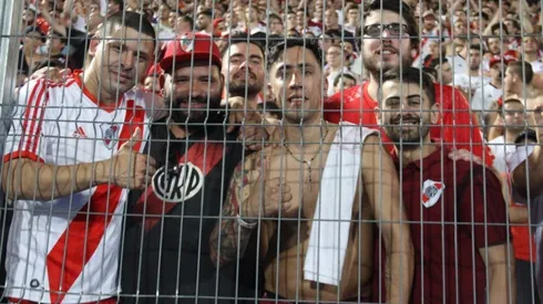 Unos 3.000 hinchas respaldaron al campeón de América en Paraguay