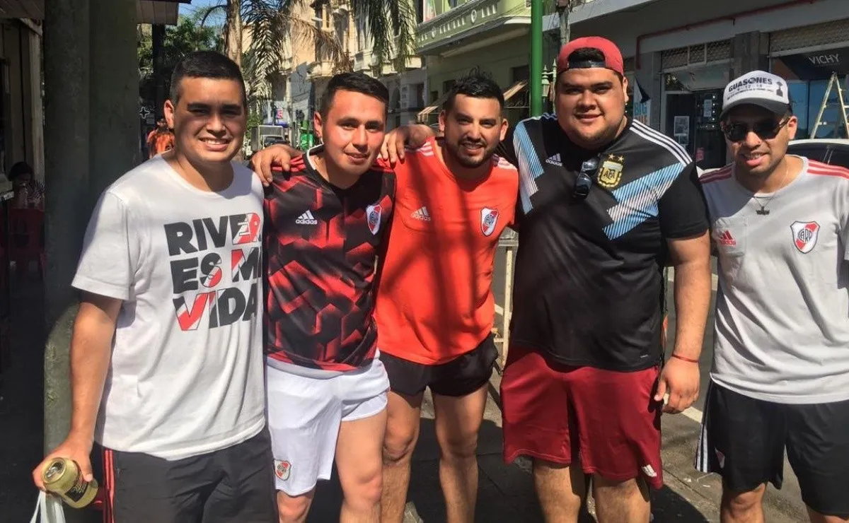 Al menos 2.000 hinchas del Más Grande se encuentran en la capital de Paraguay.