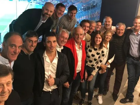 D'Onofrio, con el suéter rojo en Paraguay