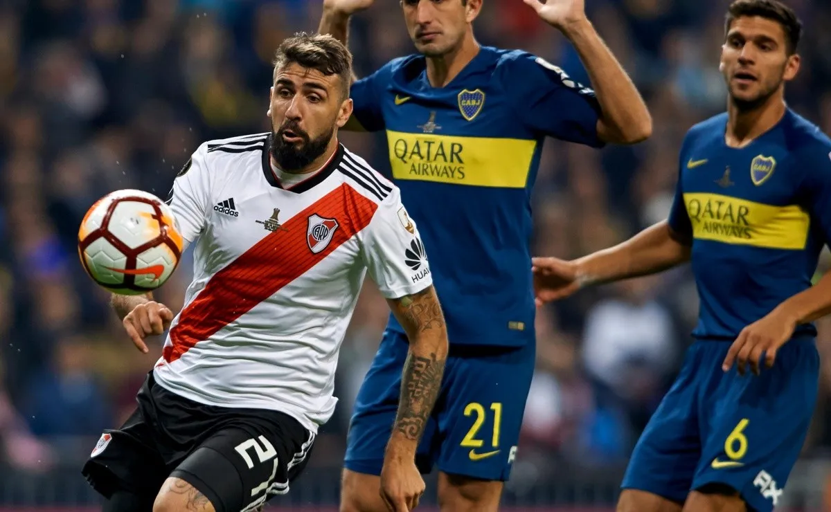 Según lo dispuesto por Conmebol, River debería cruzarse con su eterno rival a principios de octubre para la ida.