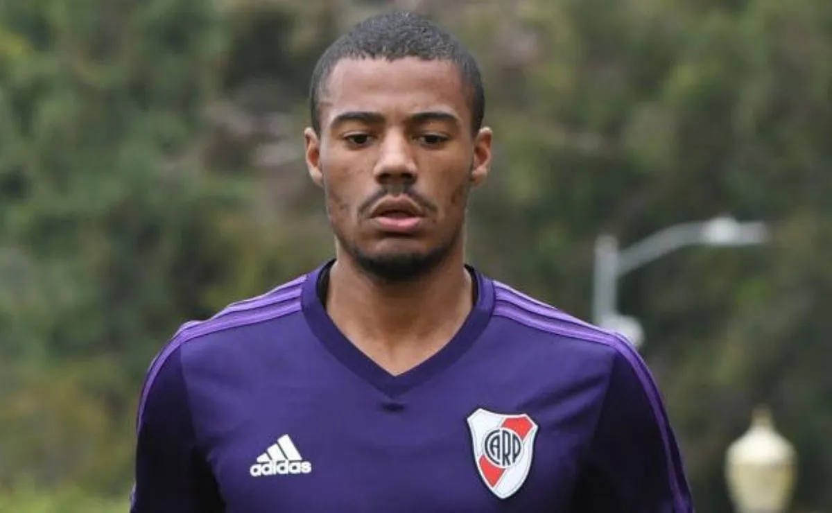 De La Cruz, envuelto en un problema en Paraguay.