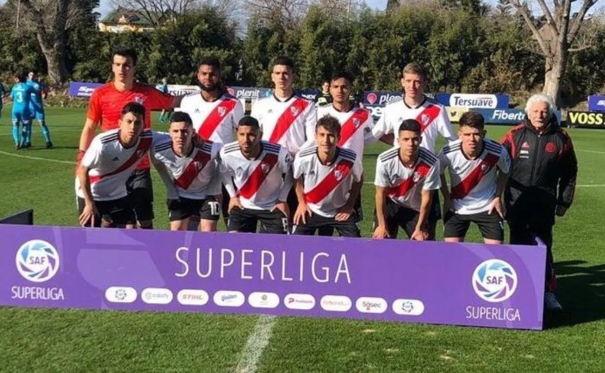 Con goles de Benítez y Sánchez, la Cuarta División venció 2-1 a Belgrano.