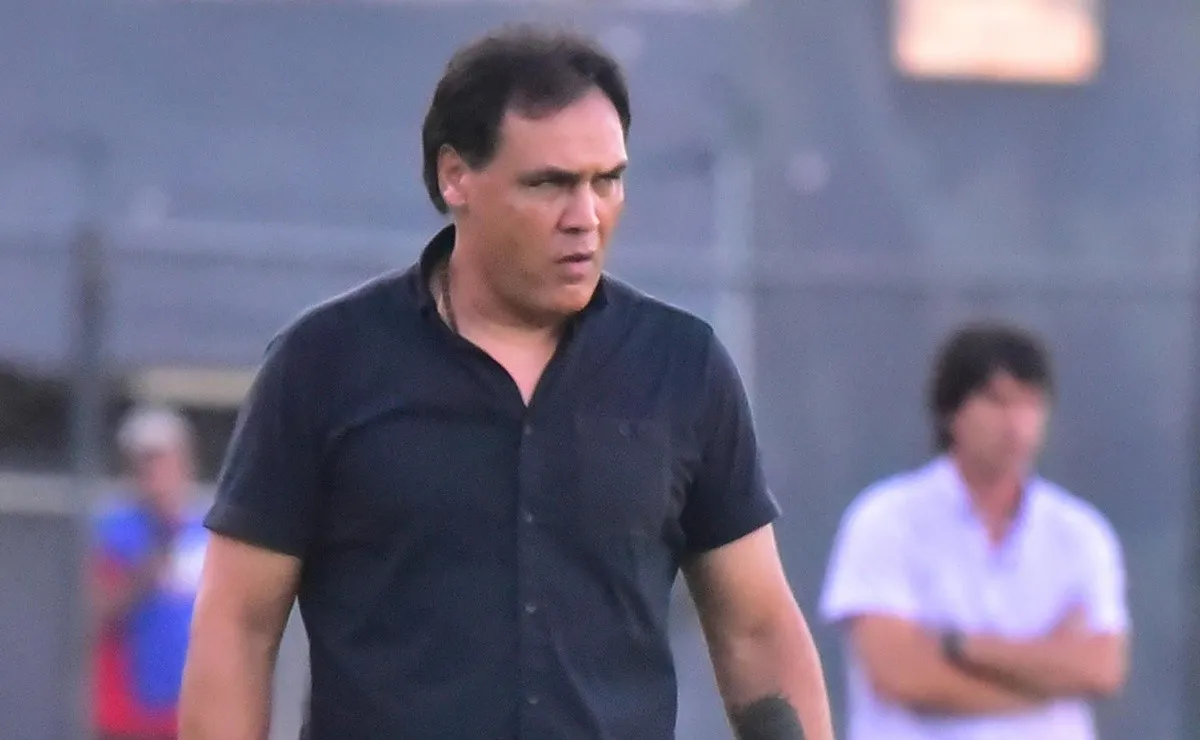 Celso Ayala comenzó su carrera como DT hace siete años y ya dirigió a ocho clubes, la mayoría de paraguay.