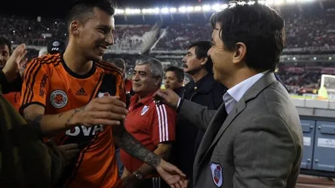 Vangioni y Gallardo, juntos en el Monumental.