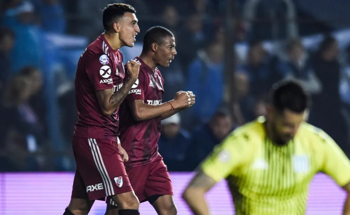 El Más Grande visita a La Academia en el estadio Juan Domingo Perón.